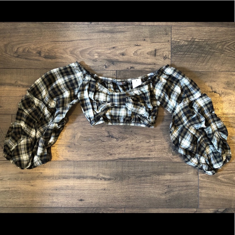 Fashionnova plaid crop top with puffy sleeves